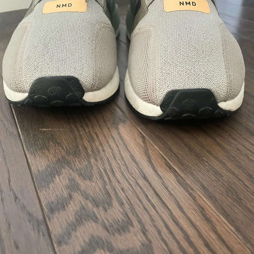 ADIDAS NMD_R1 V2 SHOES SIZE 12